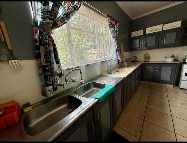 3 BEDROOM HOUSE FOR SALE IN FLORA GARDENS